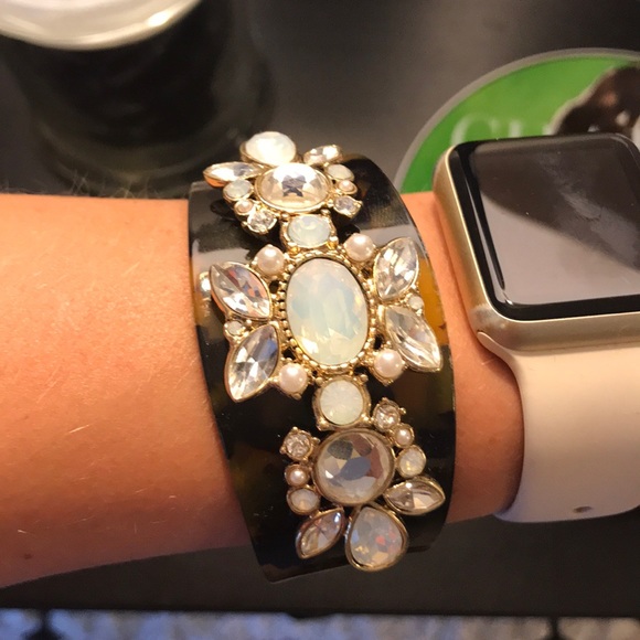 Tortoise Shell Cuff Bracelet - Picture 1 of 2